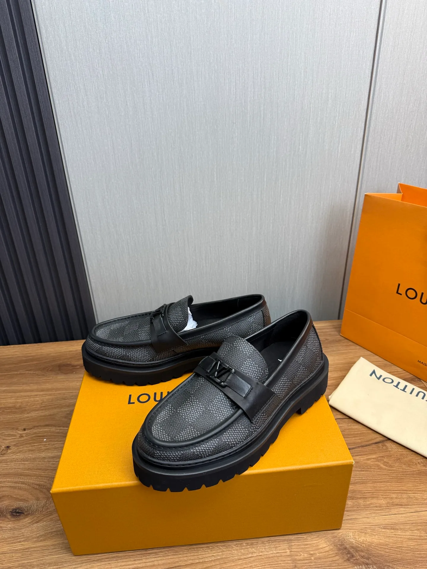 Men's shoes 💰640💰 LV. - Men's business casual leather shoes, top quality cow products. 1:1 shipment ⬆️Luxury and noble 👞All imported original brand leather materials, just to create a more comfortable wearing experience, upper: original cowhide ➕Imported full cow lining, original outsole ✔️36-45 (38.45 non-refundable)